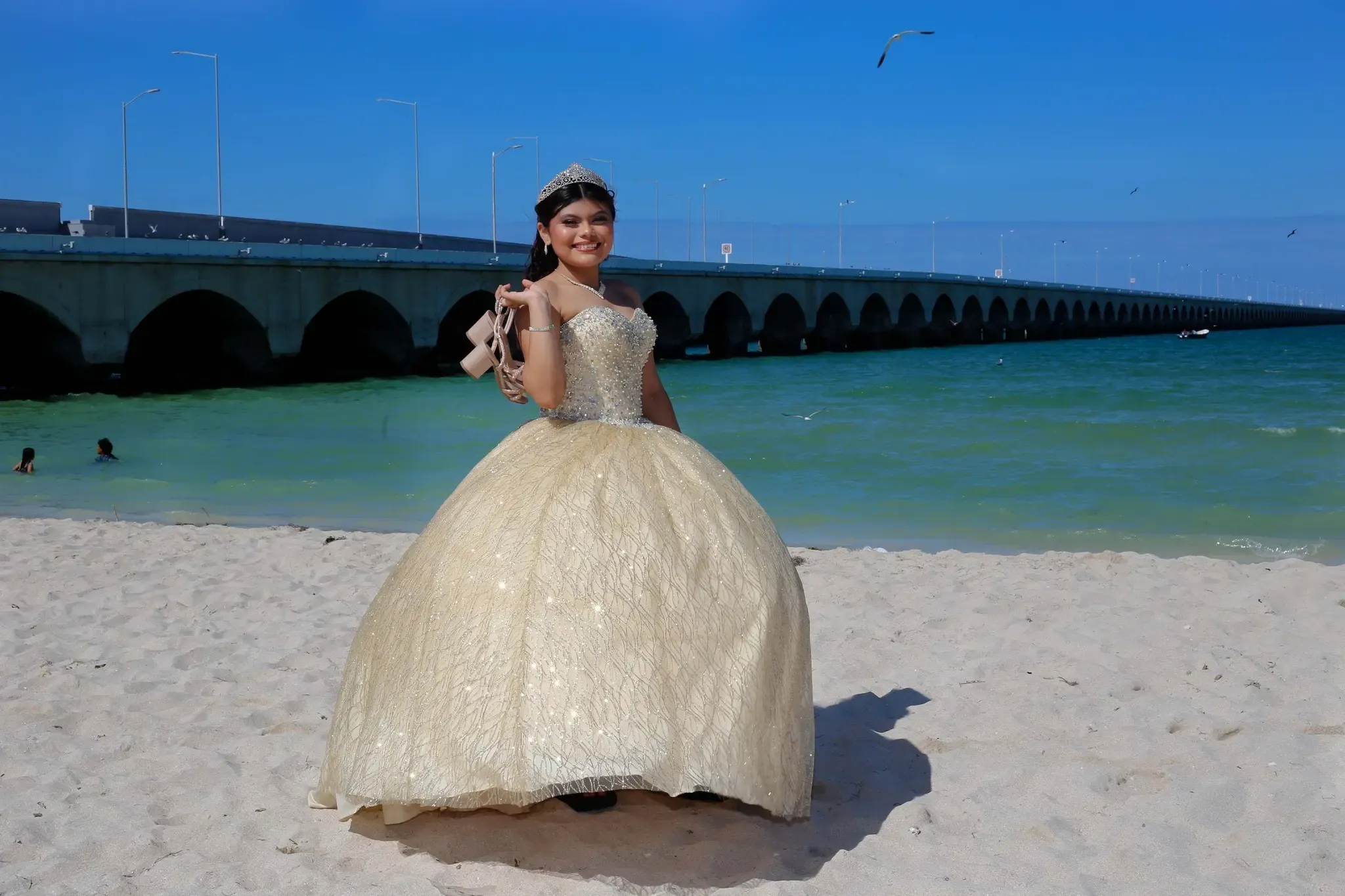 Sesión de XV años en la playa.